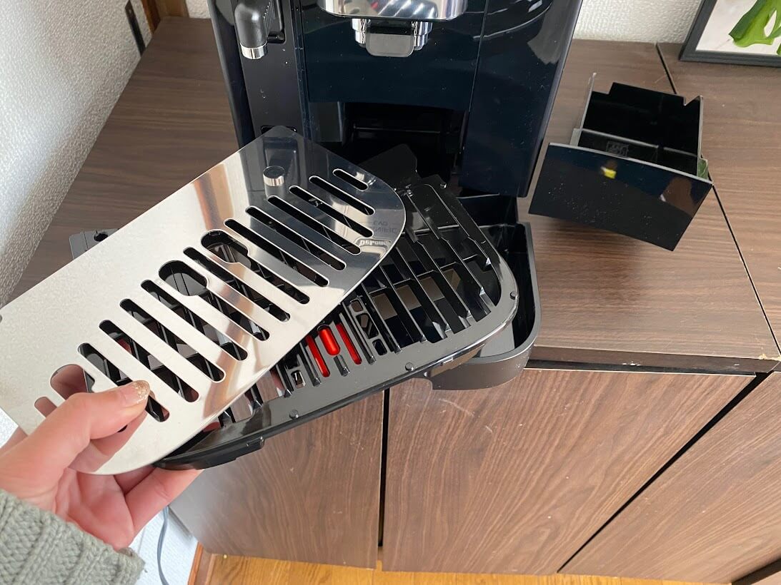 デロンギ マグニフィカ イーヴォ コーヒーマシンの水受け