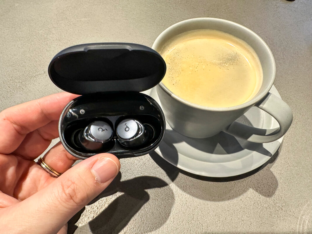 Ankerの完全ワイヤレスイヤホンSoundcore Space A40を実際に使ってみた感想 ◯：どこへでも持って行ける大容量バッテリー