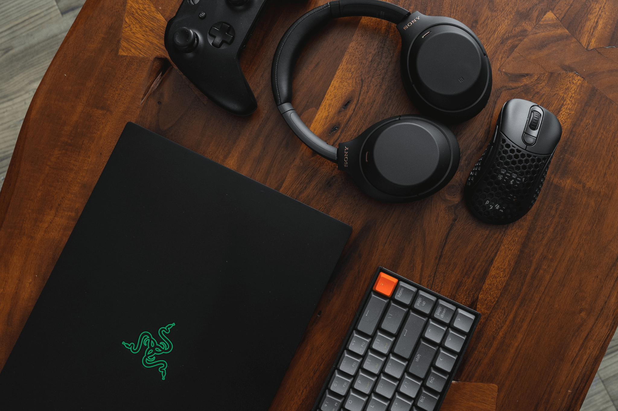 ゲーミングノートPCの選び方 重量・携帯性で選ぶ