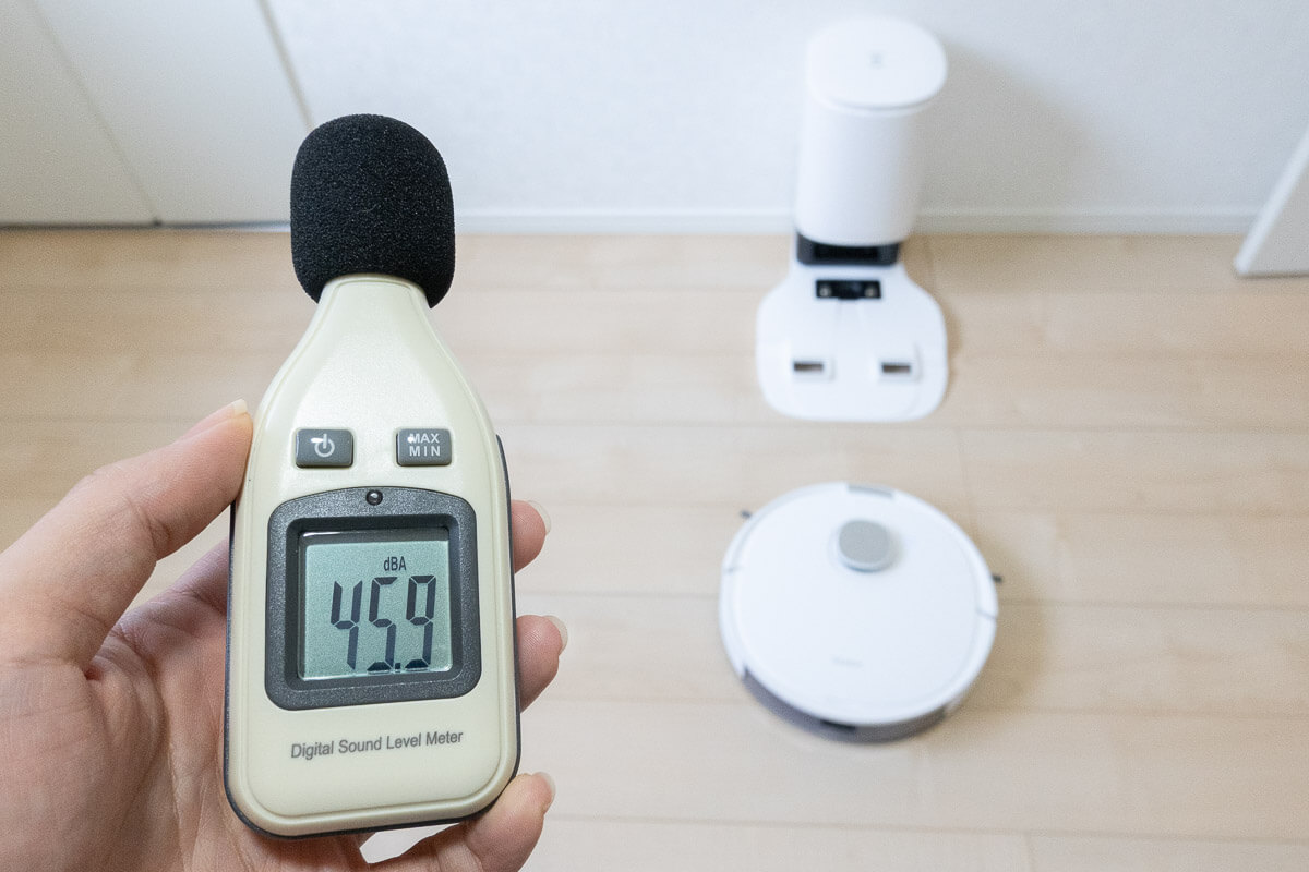 ECOVACS「DEEBOT N10 PLUS」を使って実力をレビュー 清掃時は比較的静かだがゴミ収集の音は大きい