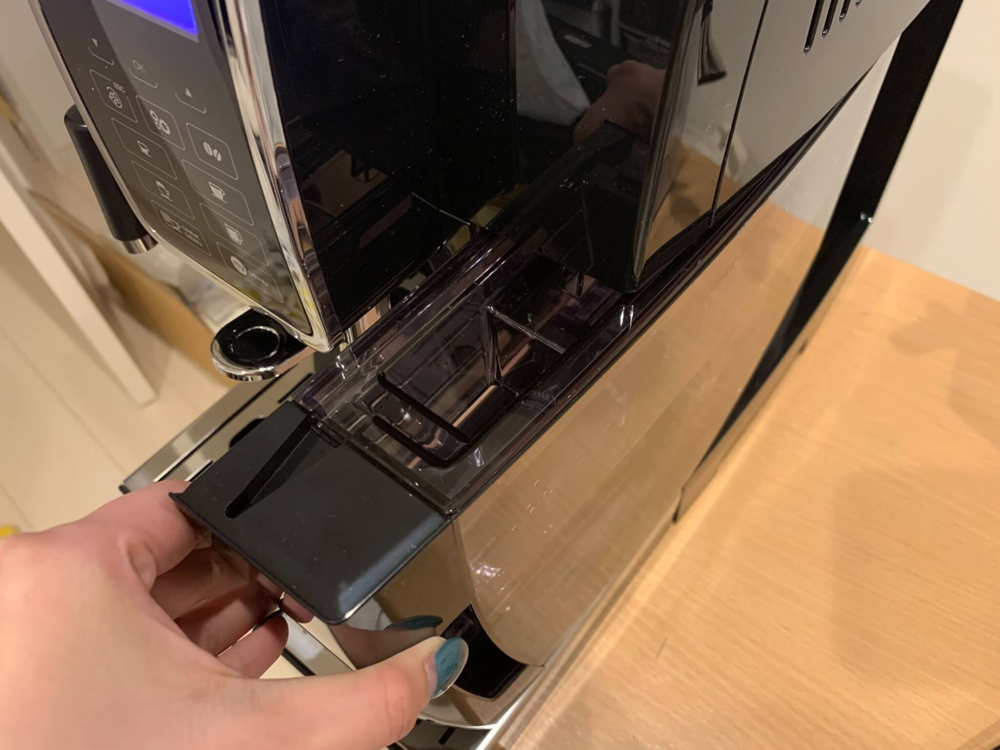 ディナミカ ECAM35055Bの水タンク