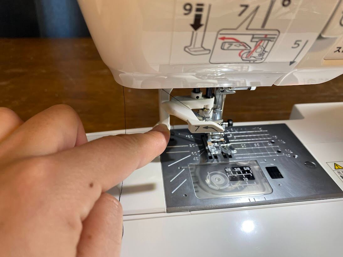 ジャノメ ミシンPE790Rの糸通し機能