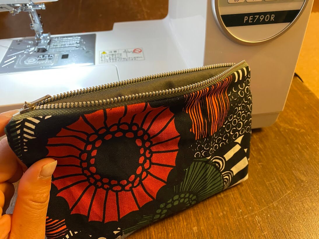 ジャノメ ミシンPE790Rで縫ったファスナー付きポーチ