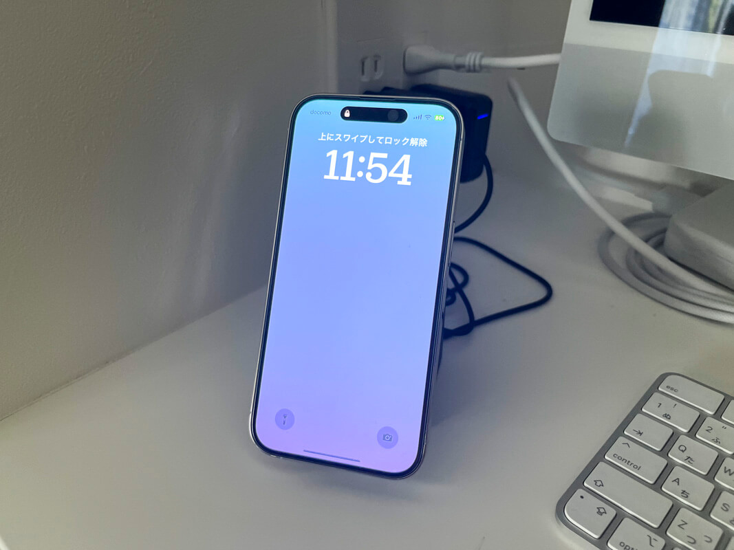 Anker 3-in-1 Cube with MagSafeを実際に使ってみた感想 ◯：スマートな卓上時計の代わりにもなる