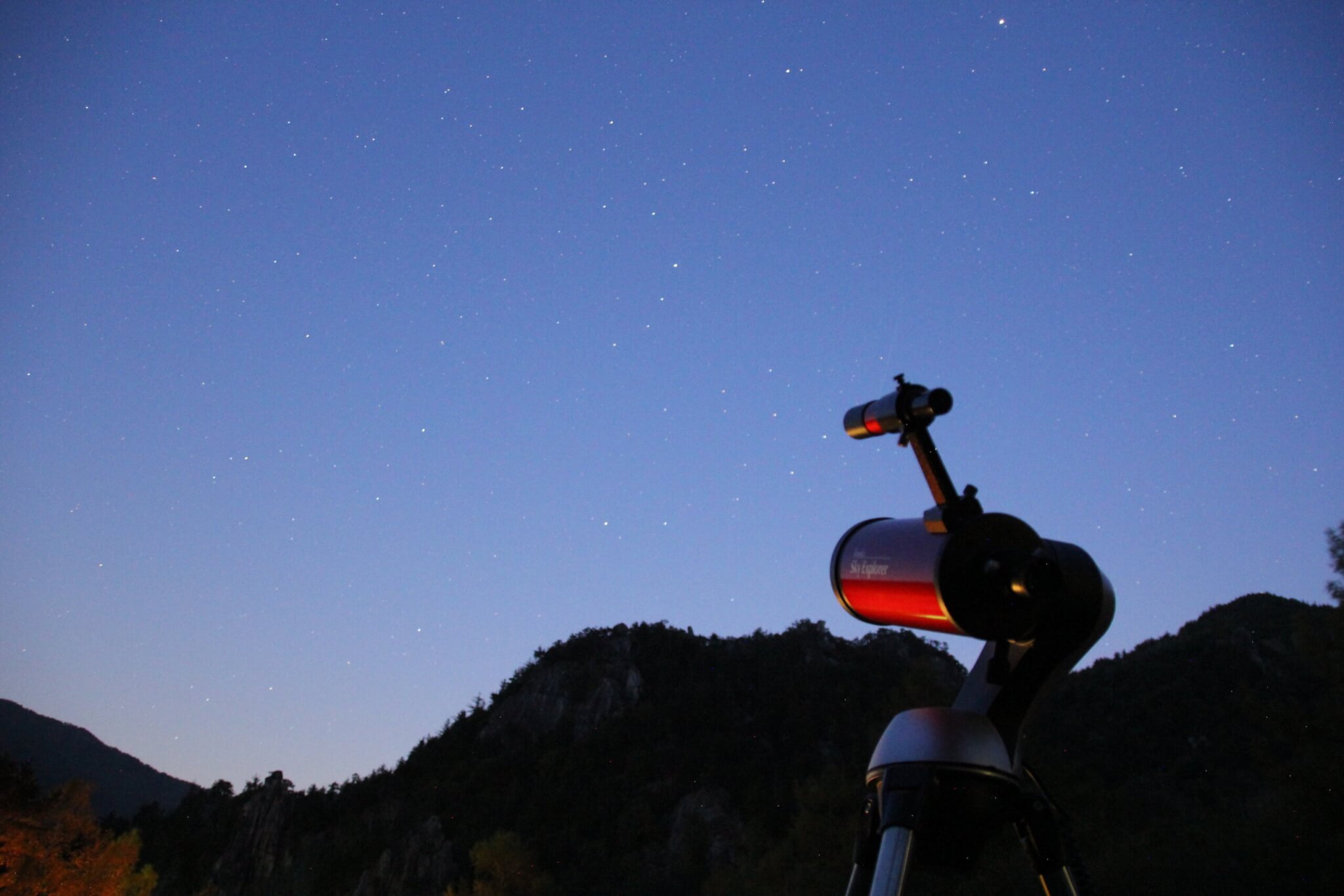 天体観測に適した双眼鏡・天体望遠鏡の選び方