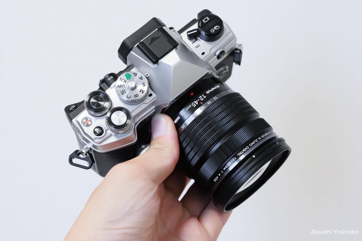 OM SYSTEM OM-5 実写レビュー。超小型軽量と強靭性、高性能を OM SYSTEM OM-5 実写レビュー。超小型軽量と強靭性、高性能を