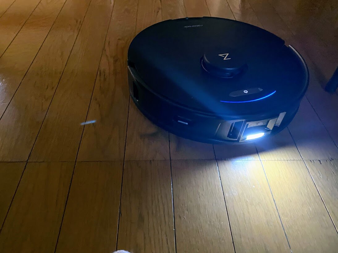 ロボロック S7 MaxV Ultraのライト