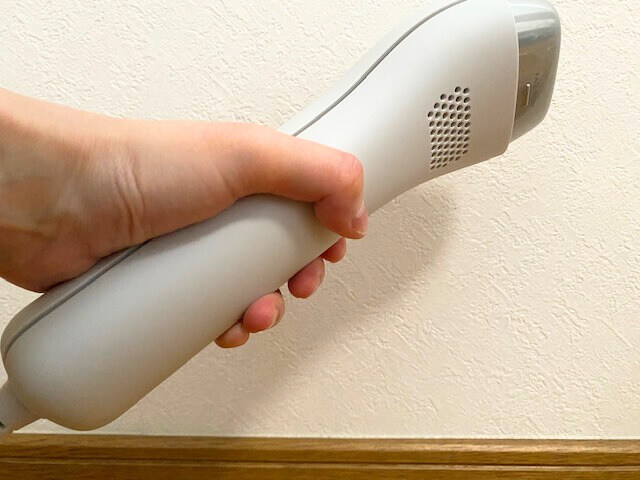 光美容器「スムースエピ」コントローラーの持ち方