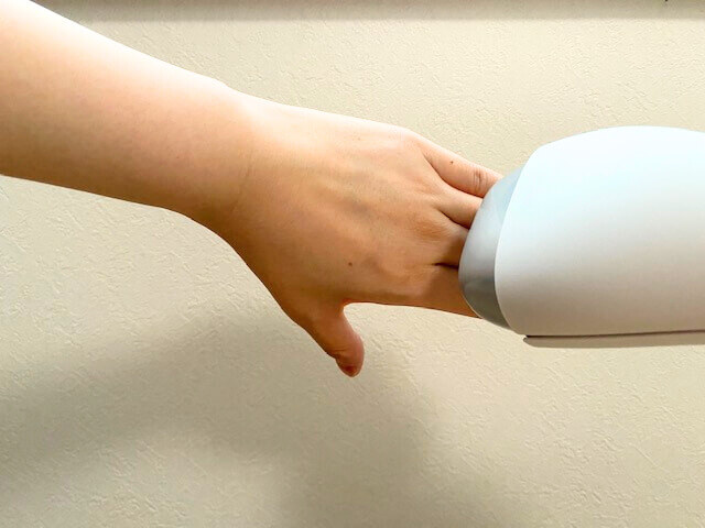 光美容器「スムースエピ」手の甲