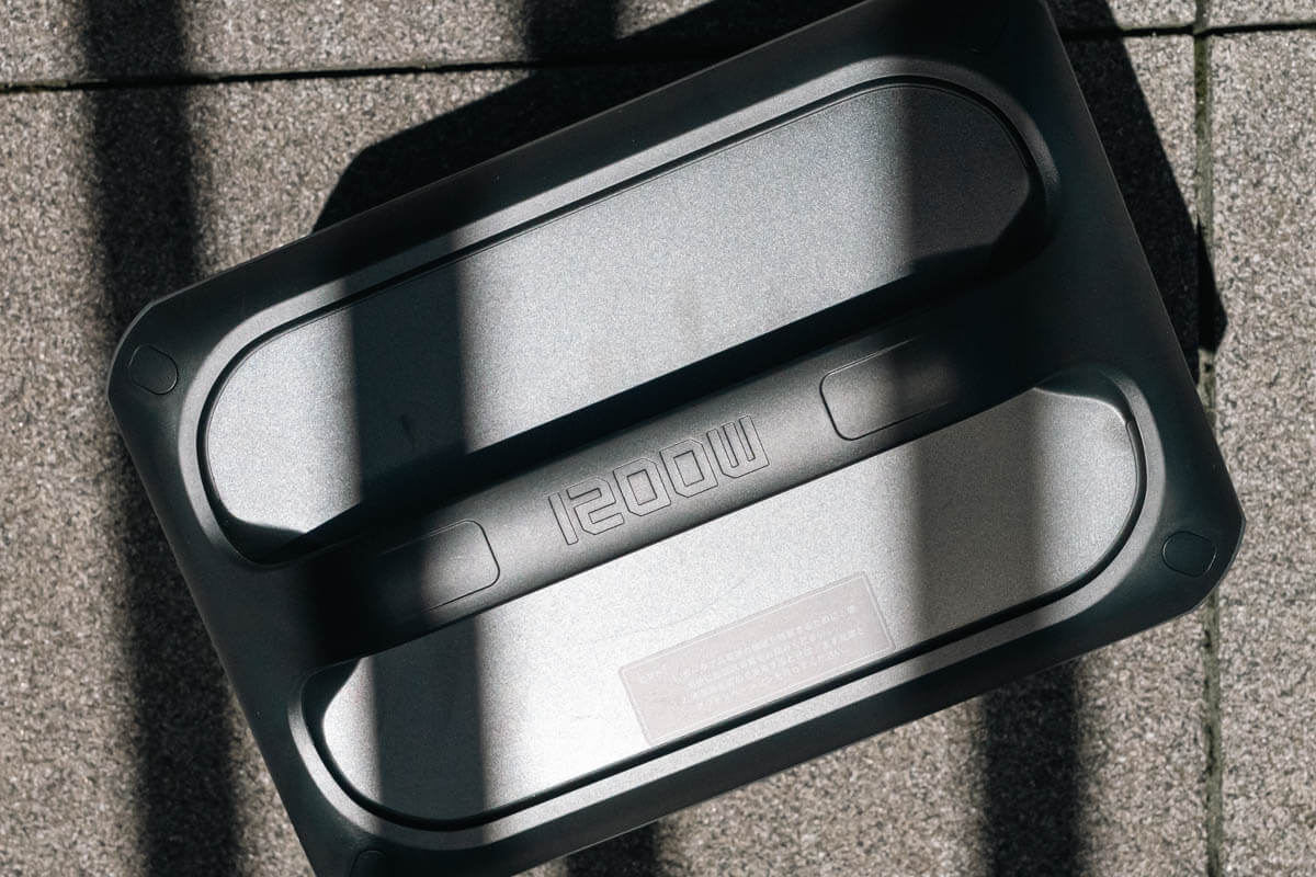 UGREEN PowerRoam 1200はリン酸鉄リチウムイオン電池