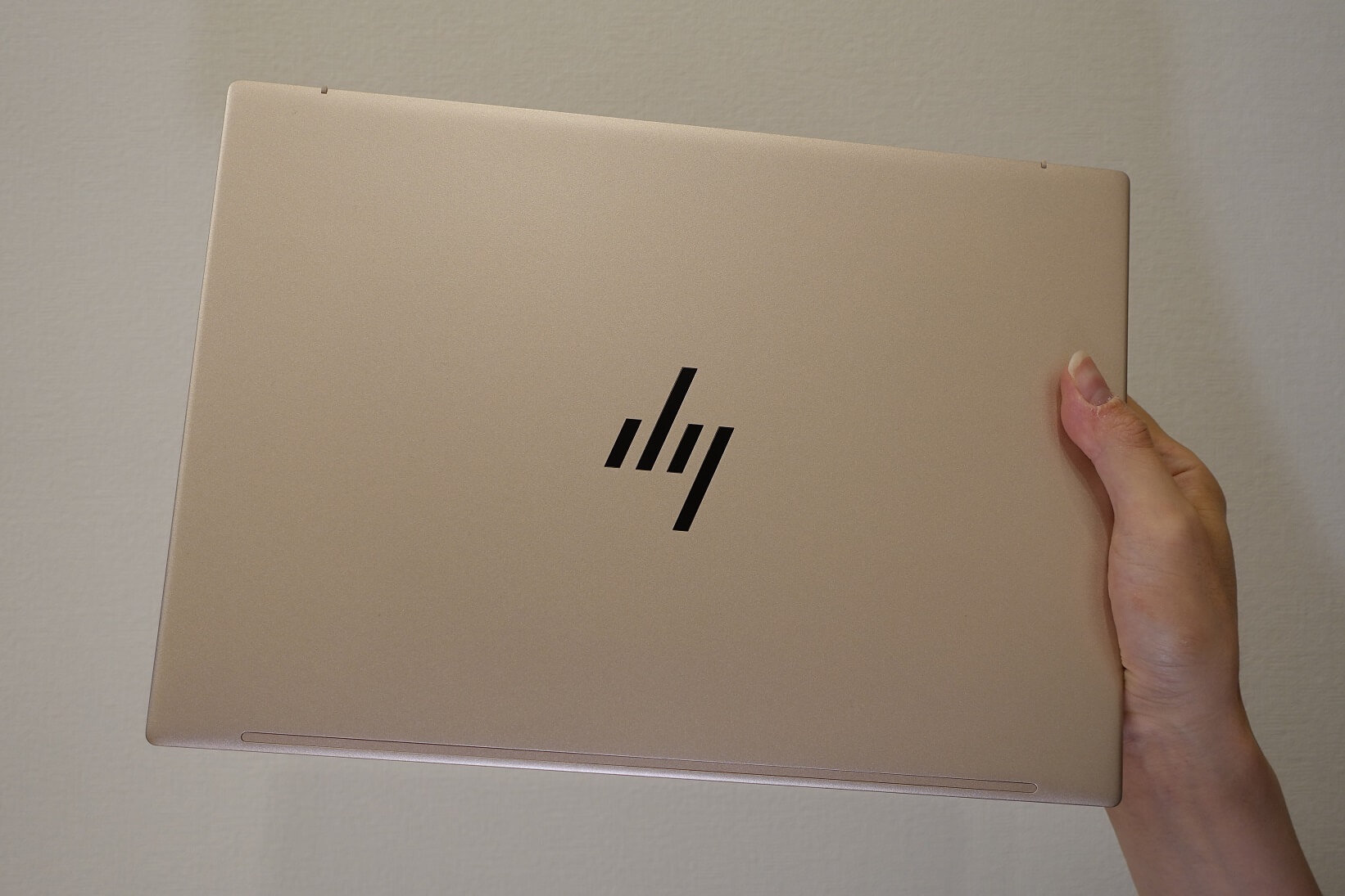 HP Pavilion Aero 13-be 本体カラー
