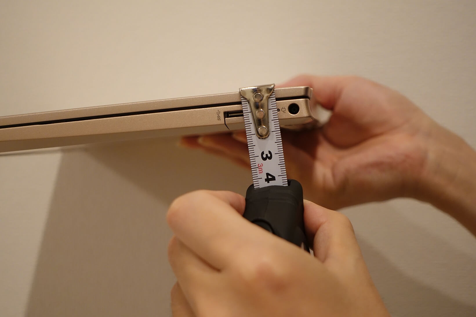HP Pavilion Aero 13-be 本体厚み