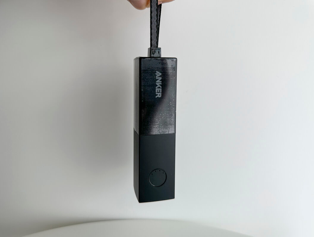 Anker 511 Power Bank(PowerCore Fusion 5000)を実際に使ってみた感想 ◯：ストラップの有効活用で持ち運びも楽々