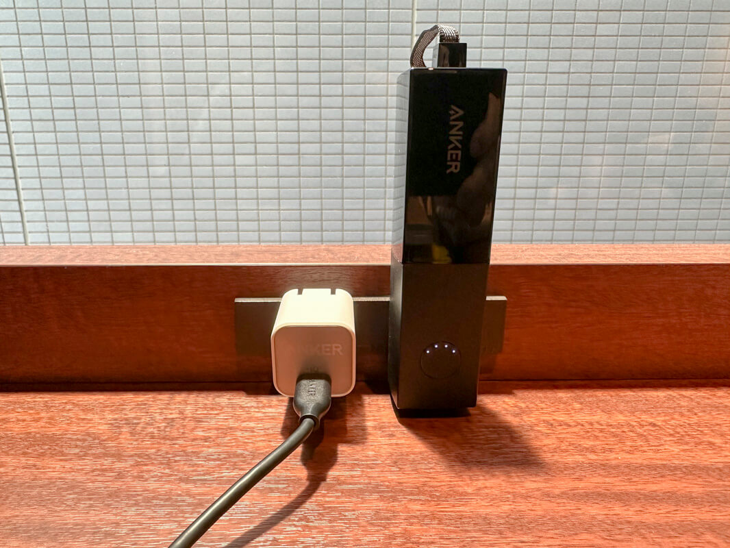 Anker 511 Power Bank(PowerCore Fusion 5000)を実際に使ってみた感想 △：コンセントに干渉してパススルー機能が使えない