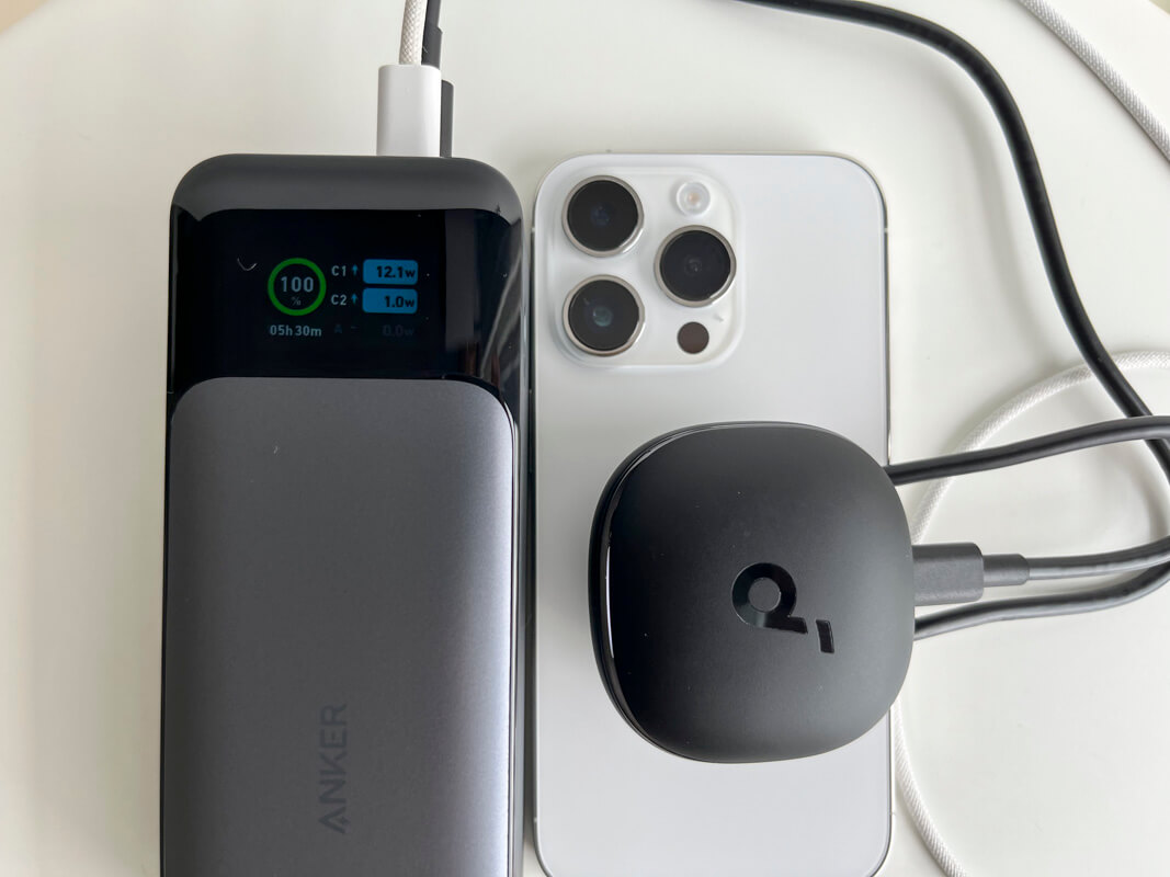 Anker 737 Power Bank (PowerCore 24000)の特徴4つ 特徴④｜3台同時に急速充電が可能