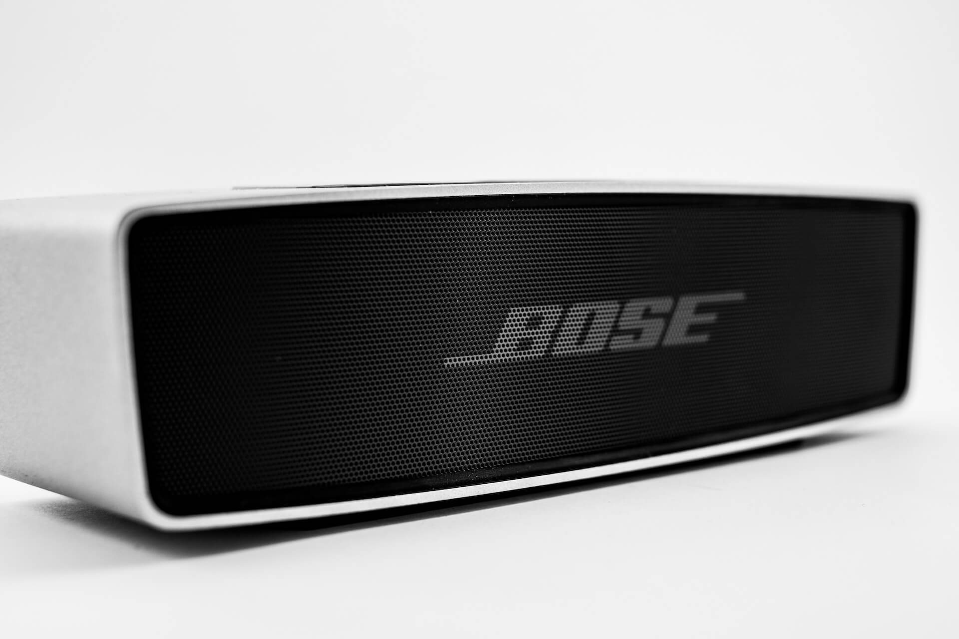 BOSEスピーカーの選び方：コンパクトでも重低音を楽しめる「パッシブラジエーター」の有無