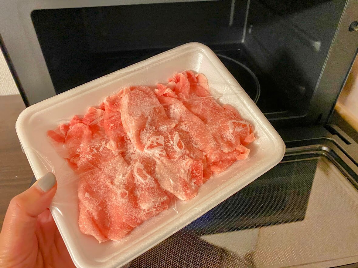 バルミューダ The Rangeで豚肉を解凍する