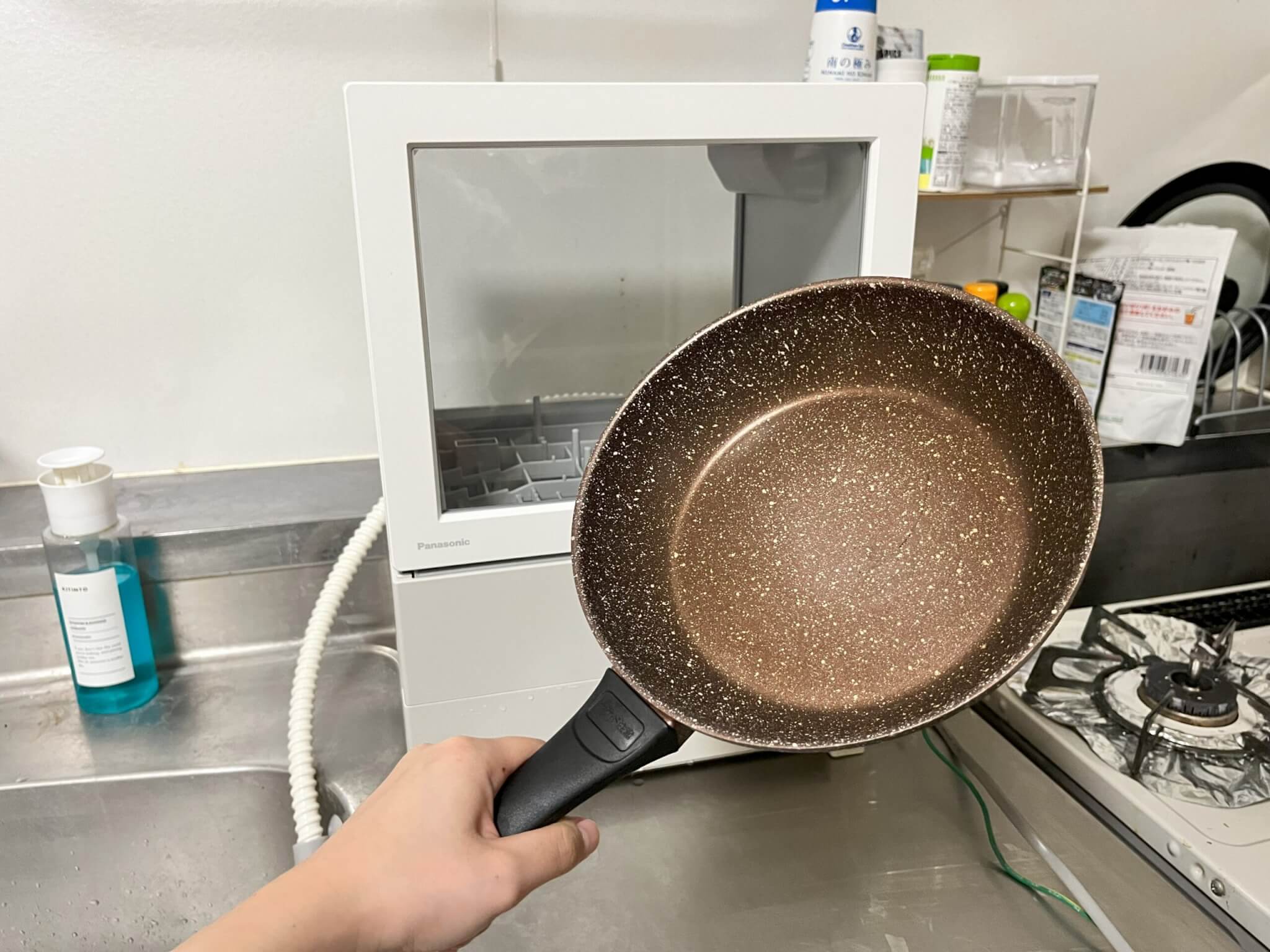 パナソニック　SOLOTA (ソロタ)の魅力と気になる点　×フライパンなどの調理器具は入らない