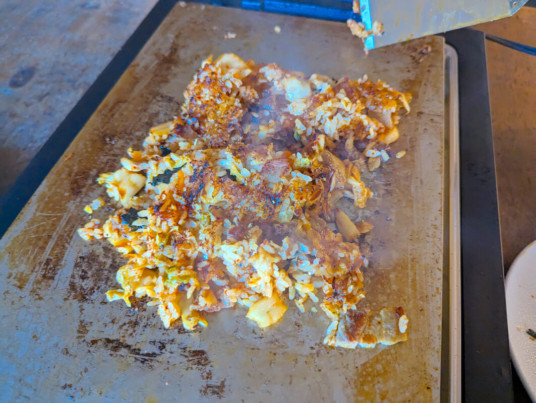 年末年始に！バルミューダのホットプレートでワンランク上の焼肉パーティーのすすめ｜料理家 河瀬璃菜の推し家電体験記  〆にはカリカリおこげの韓国風キムチ炒め飯