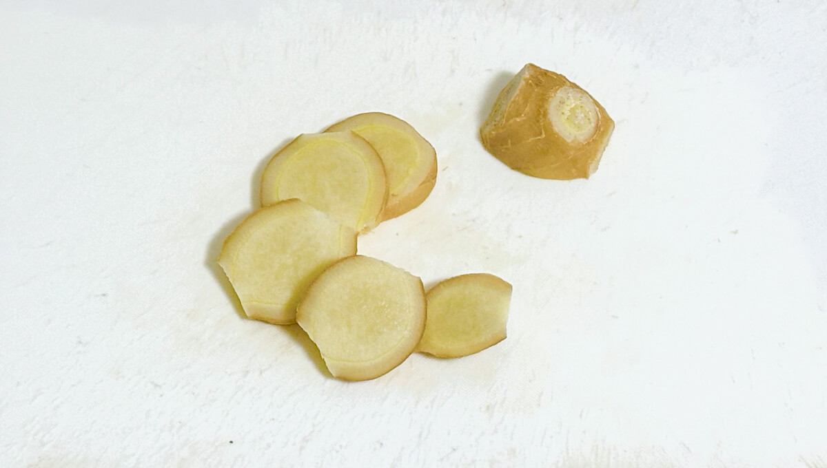 ホットクックでおいしく作れる豚の角煮レシピ 1. 材料を切る