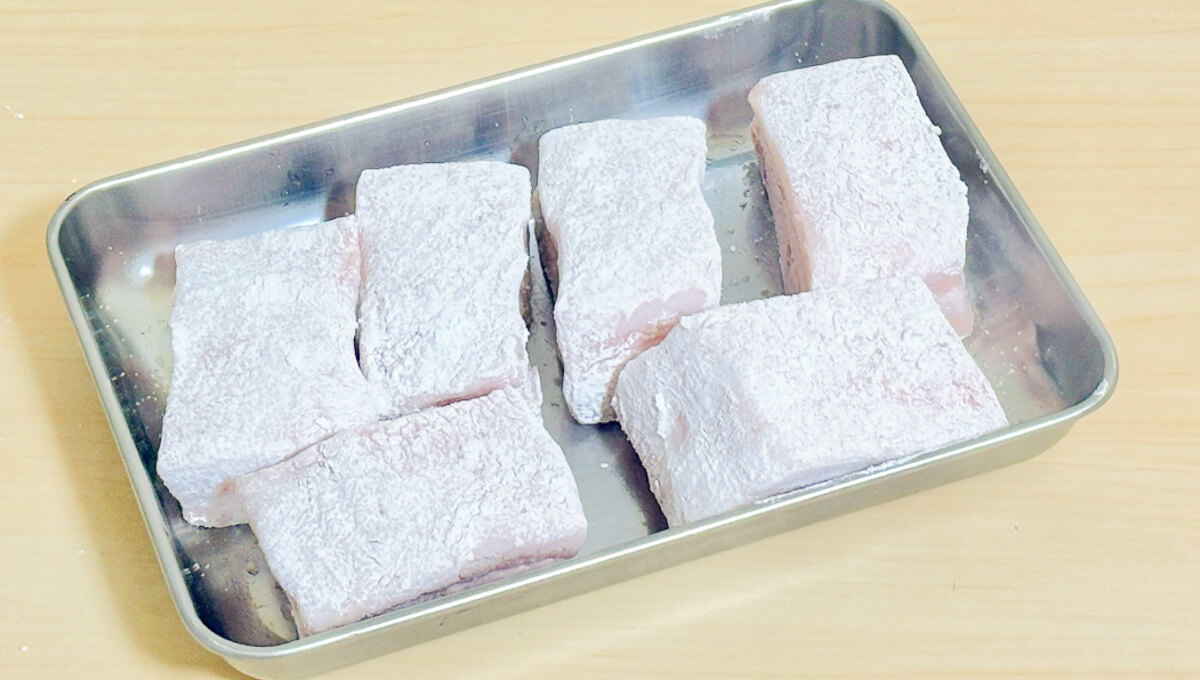 ホットクックでおいしく作れる豚の角煮レシピ 1. 材料を切る