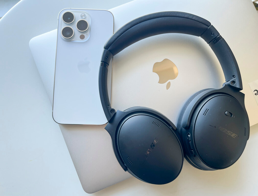 Bose QuietComfort Headphonesを実際に使ってみた感想 ◯：2台のデバイスを同時にペアリングできるマルチポイント機能に対応