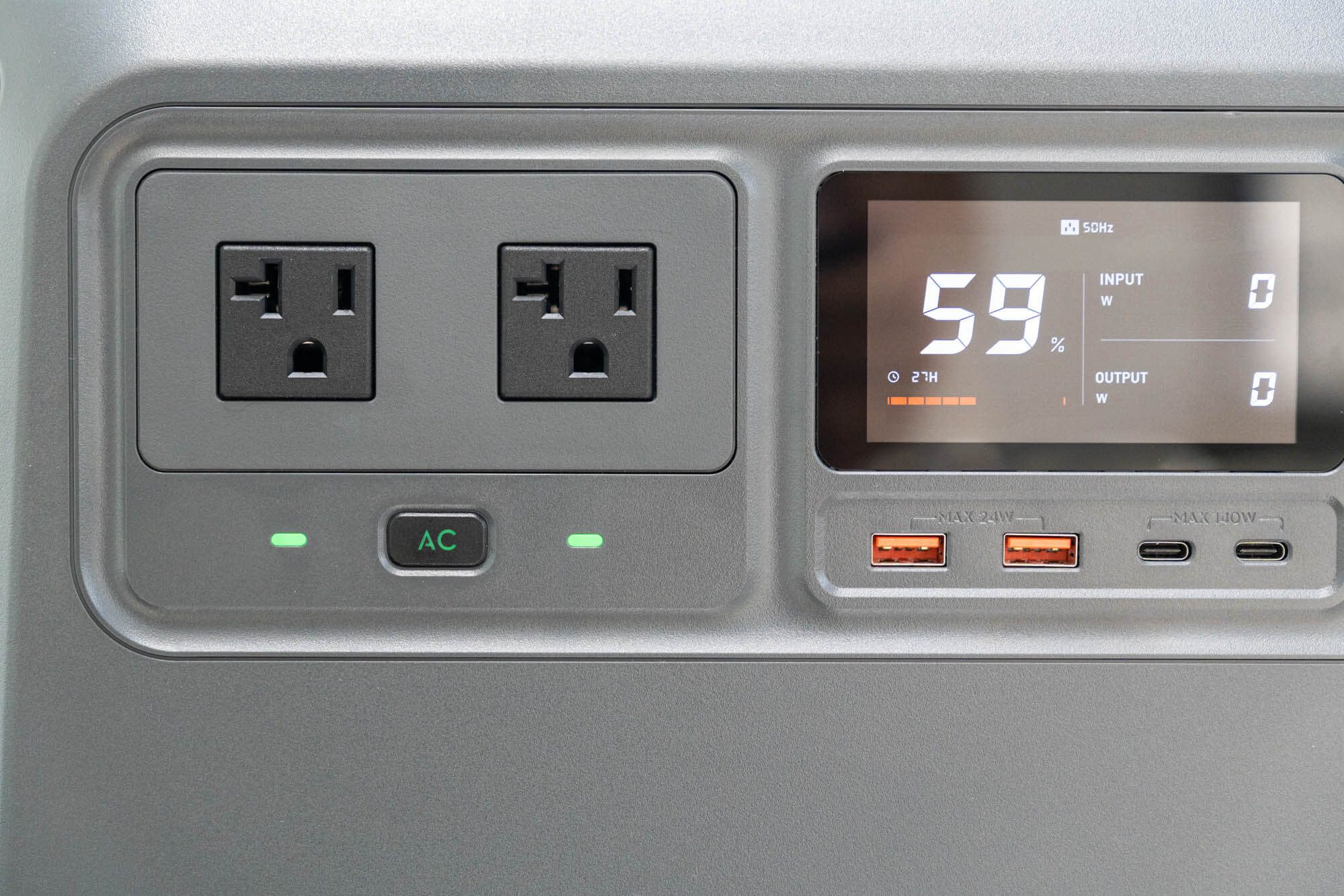 合計6口の充給電ポート
