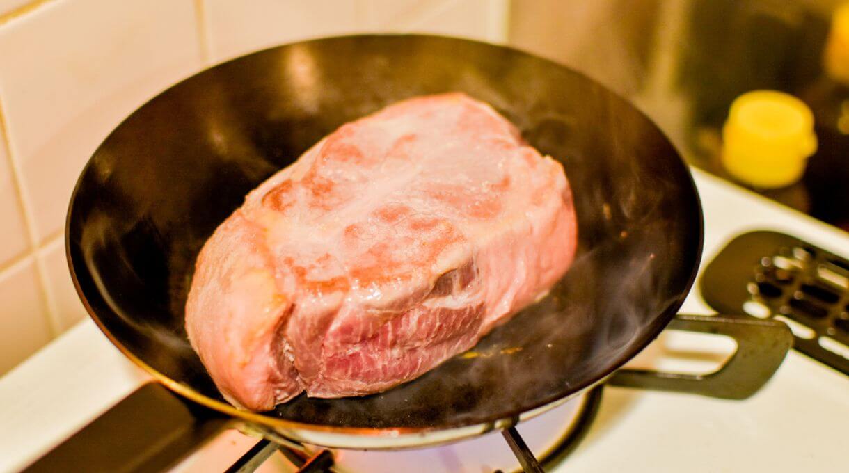 ホットクックで作るチャーシューの美味しいレシピ2.表面に焼き色をつける
