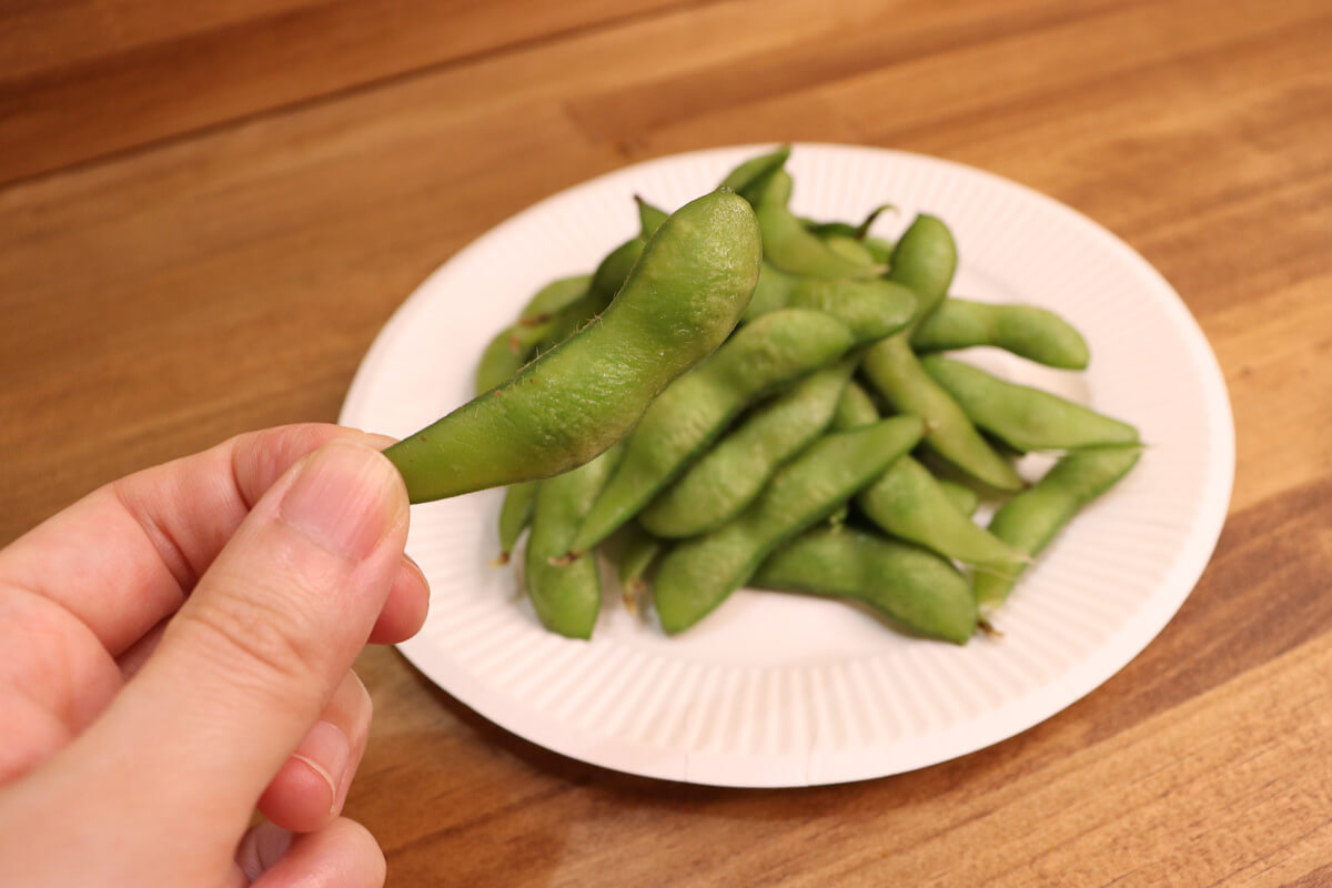 【セブンイレブン】人気のおつまみ12品を実食レビュー！枝豆 沖縄の塩シママース使用
