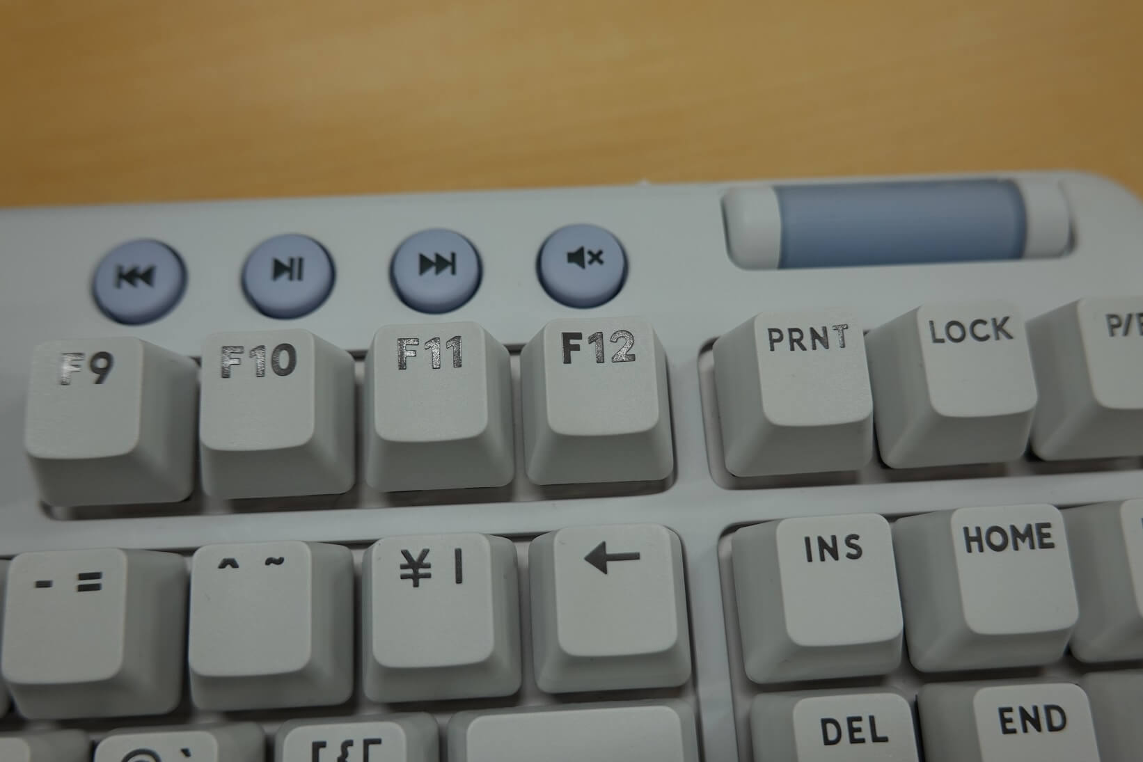 ロジクール G715