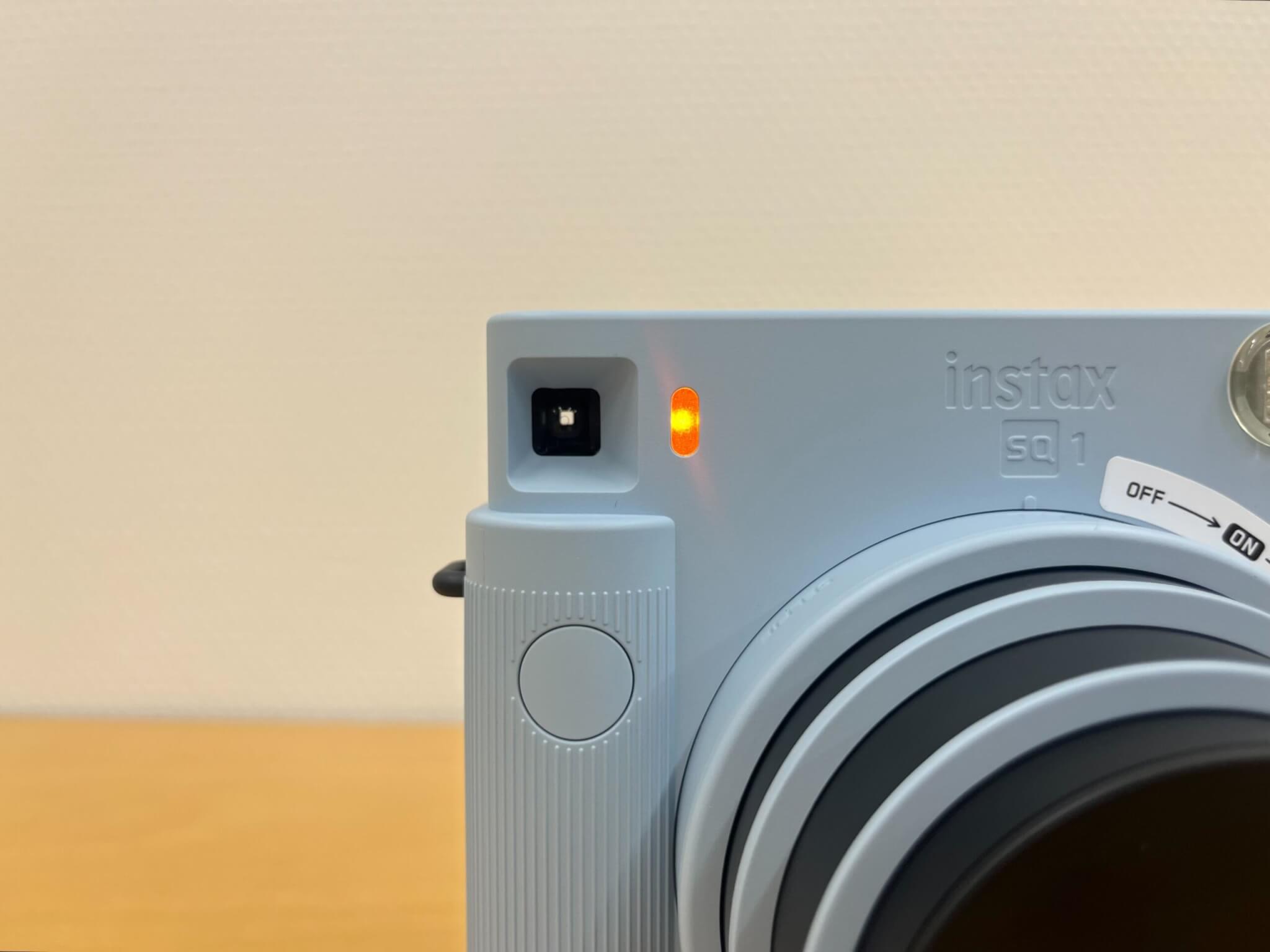 instax SQUARE SQ1　シャッターボタン