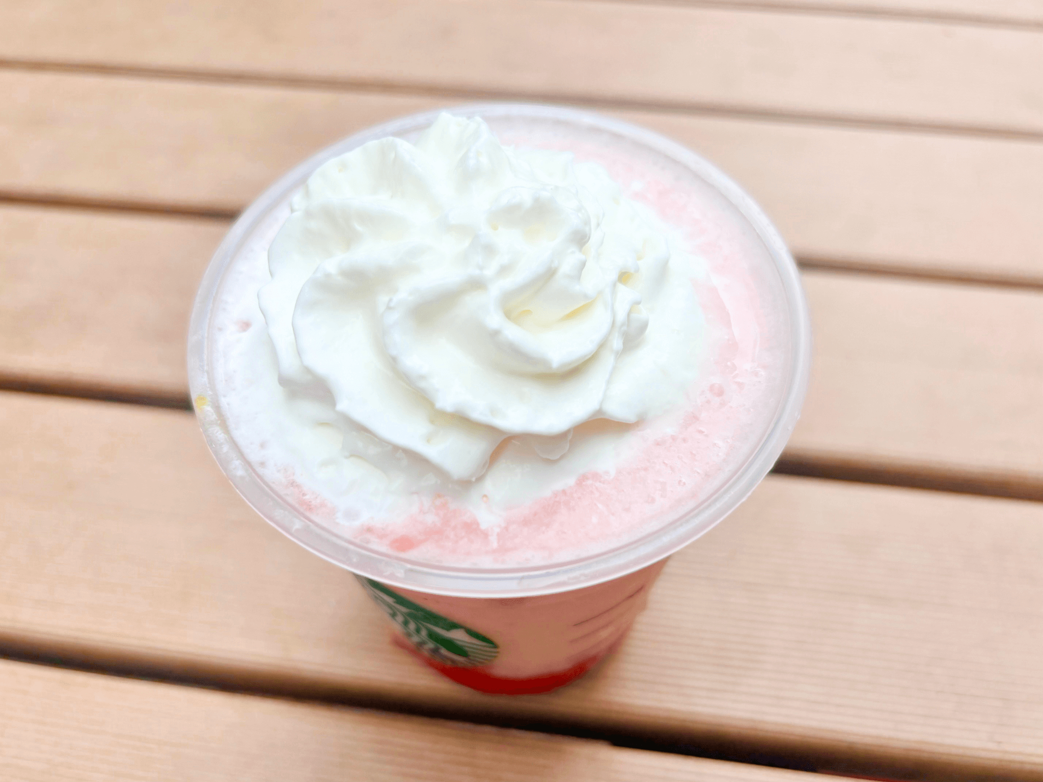 スタバのラブ&ピーチ フラペチーノの気になるお味は？