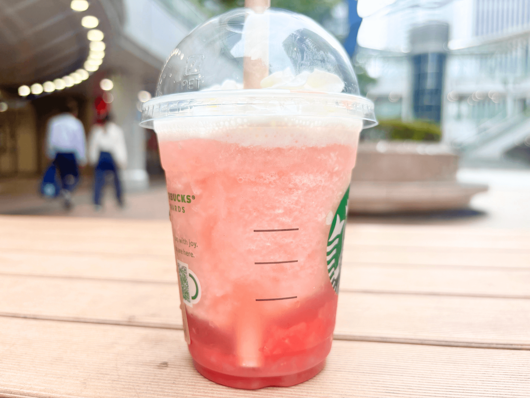 スタバのラブ&ピーチ フラペチーノの気になるお味は？