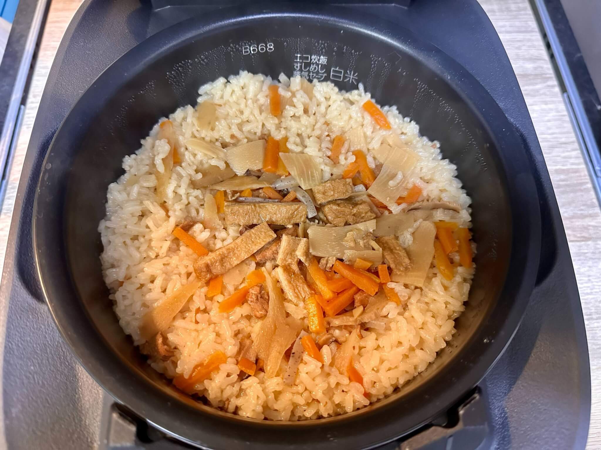 NW-UT07 炊き込みご飯