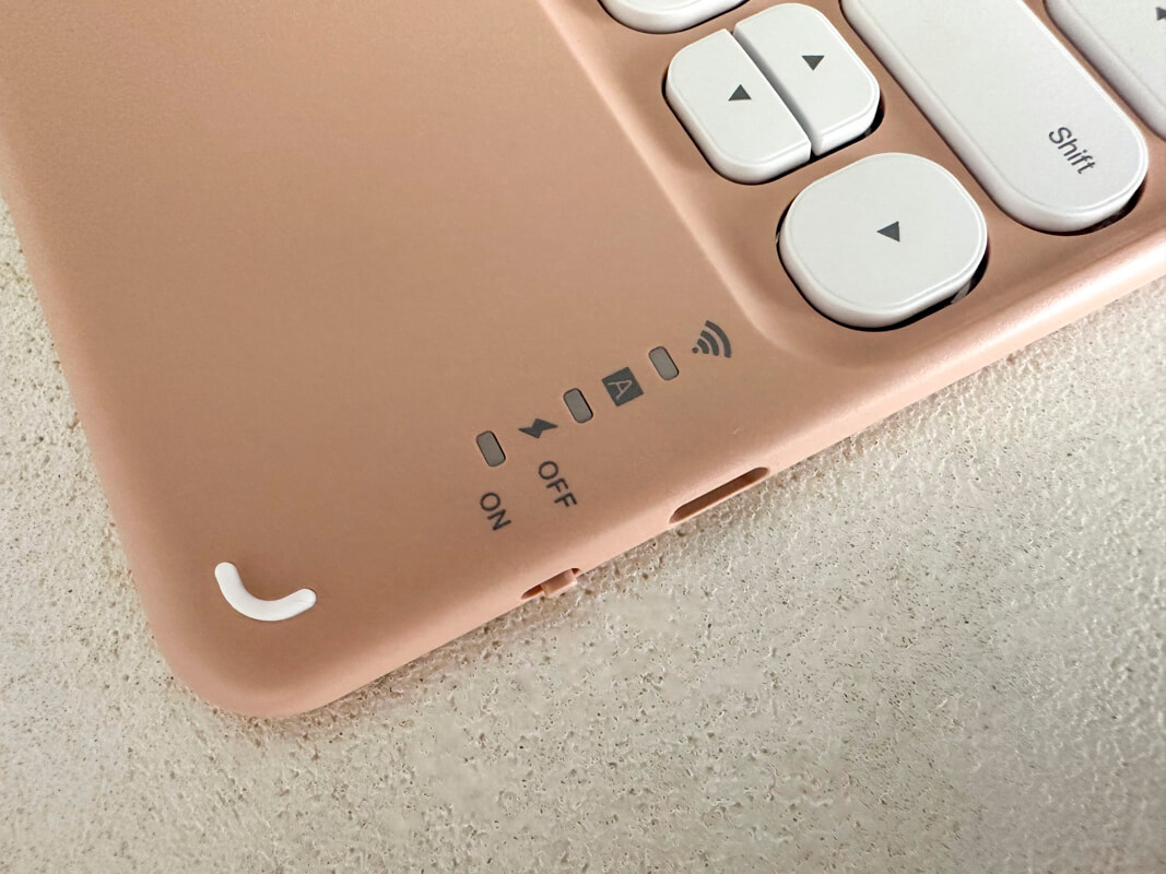3COINS(コインズ) タッチパッド付きキーボードの特徴4つ 特徴③｜Bluetoothで無線接続