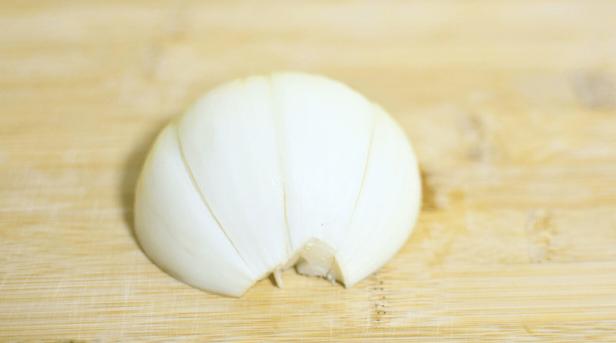 調理師監修】ホットクックで作る手羽元の美味しいレシピを紹介！2. 濃厚手羽元のクリーム煮込み