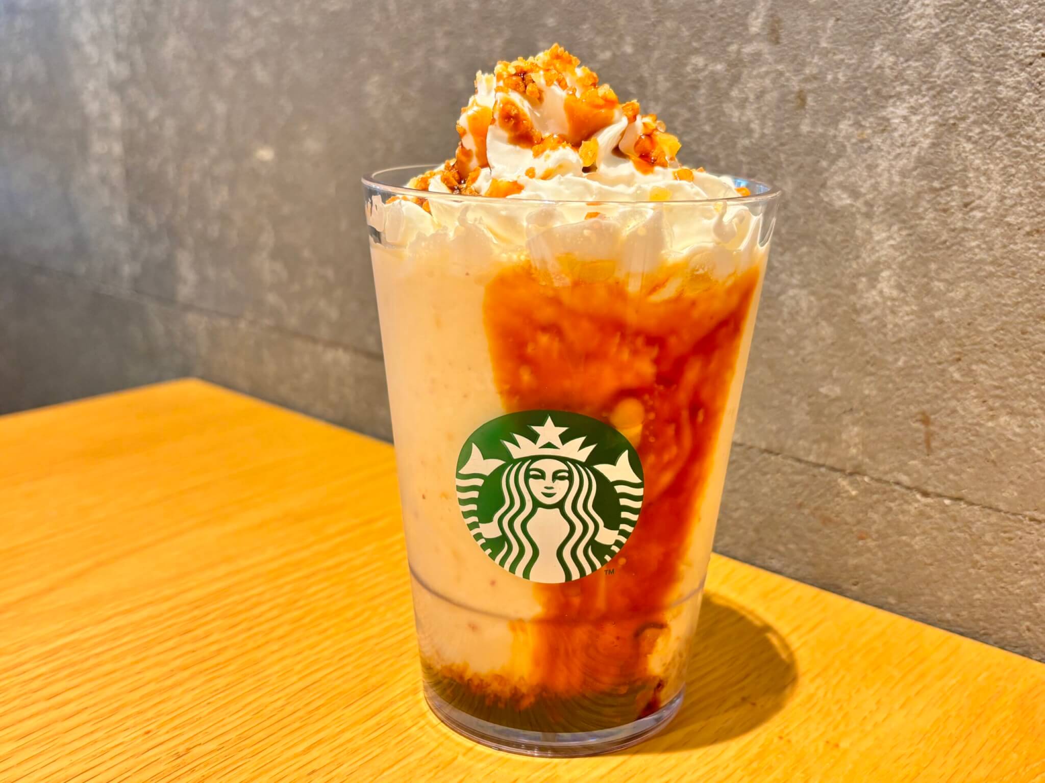 スタバの焼き芋 香ばしカラメル フラペチーノの気になるお味は？