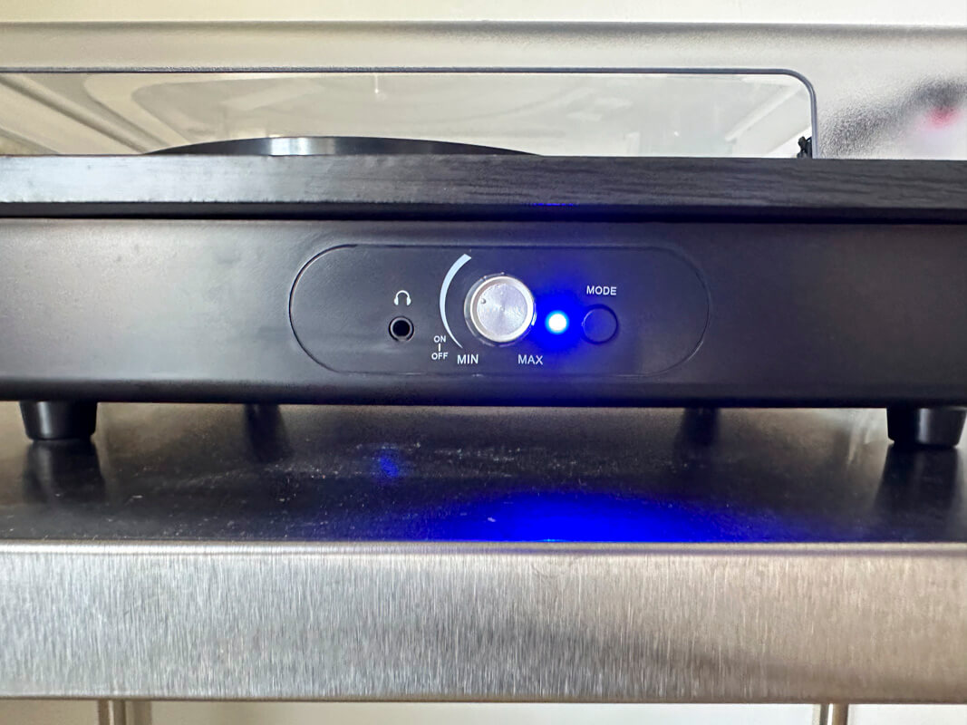 3COINS(コインズ) レコードプレーヤーを実際に使ってみた感想 △：レコードの音をBluetoothスピーカーに外部出力できない