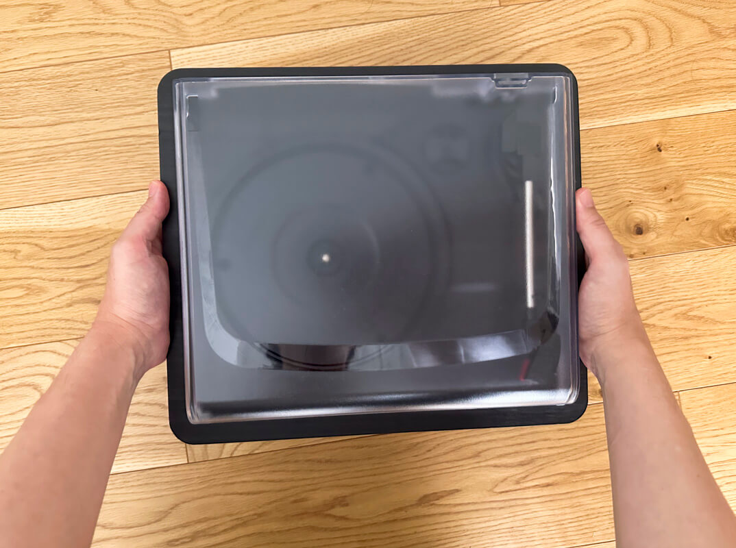 3COINS(コインズ) レコードプレーヤーを実際に使ってみた感想 ◯：軽量かつコードレスのため運びやすい