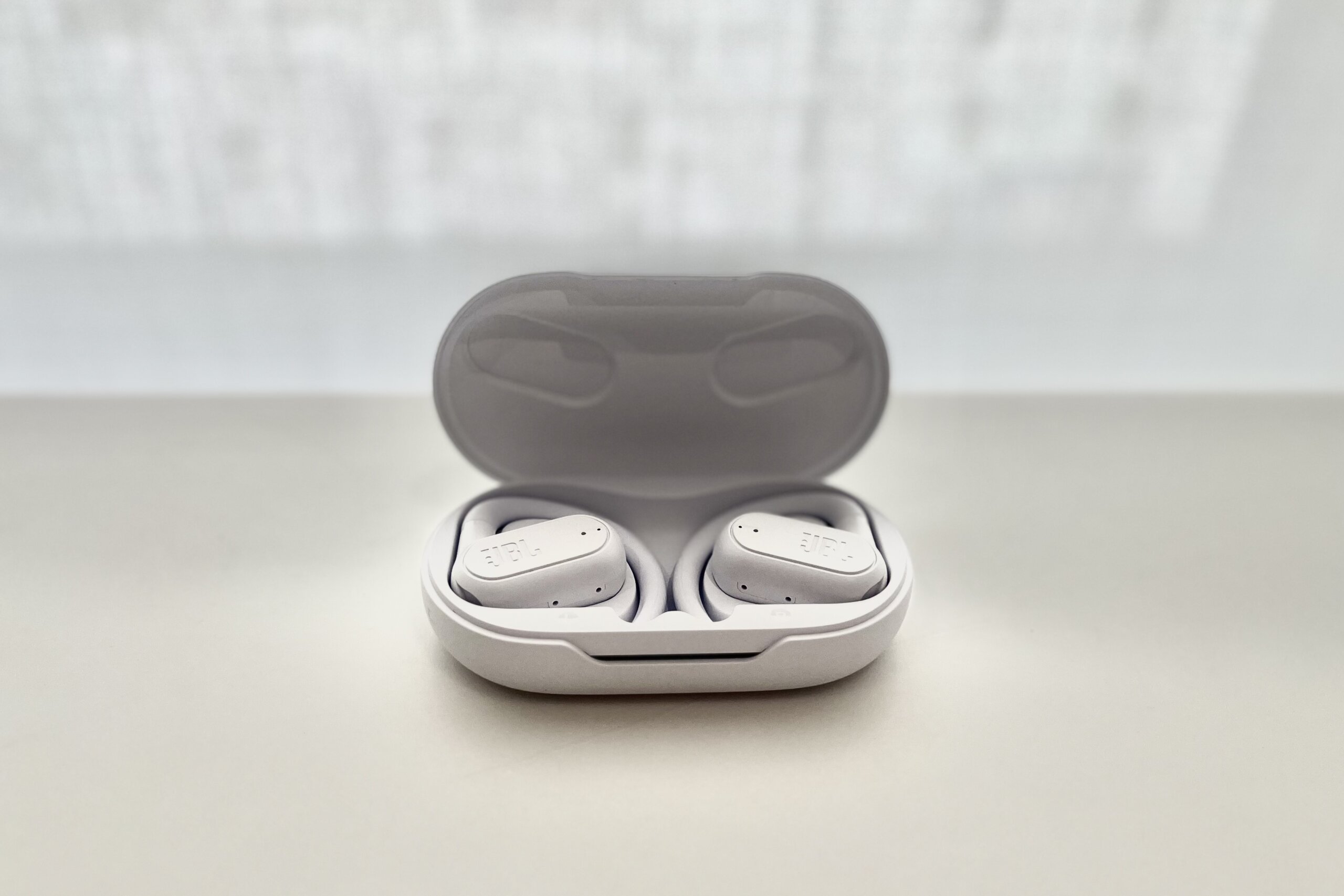 JBL「Soundgear Sense」　ケース入り