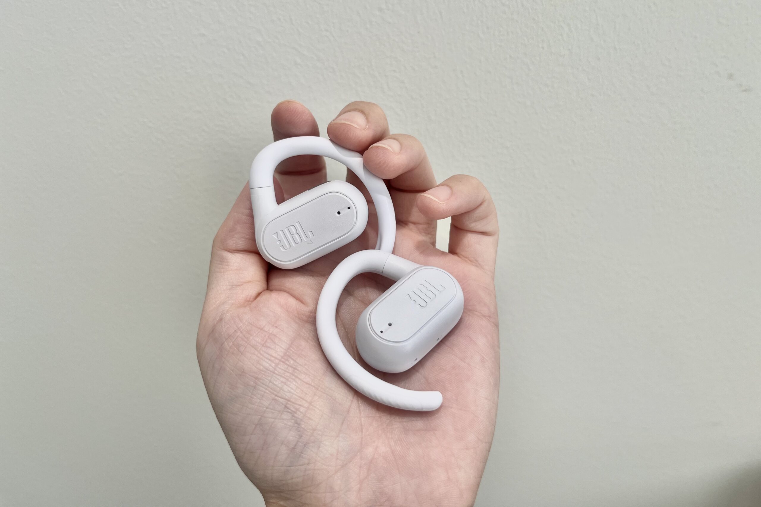 JBL「Soundgear Sense」　本体左右