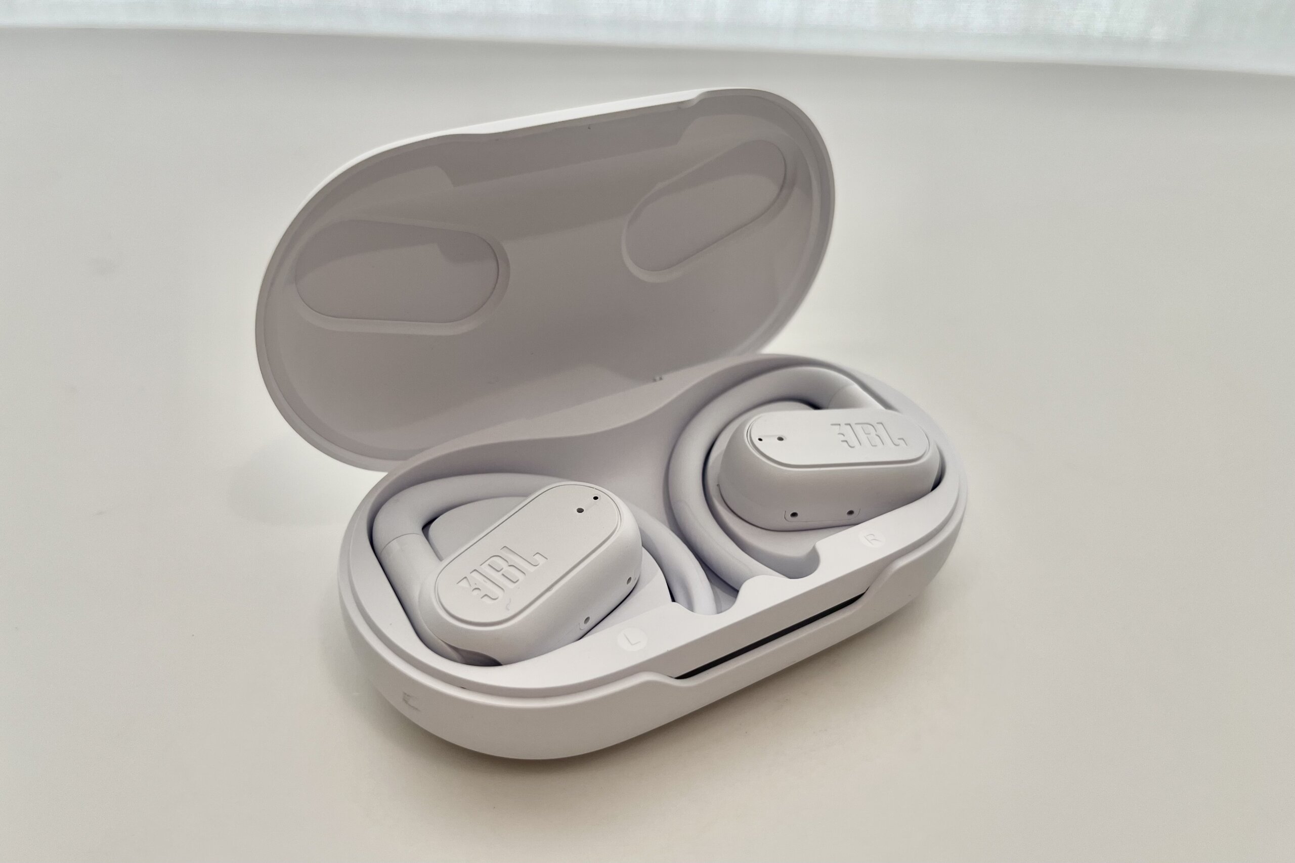 JBL「Soundgear Sense」　ケース付き 