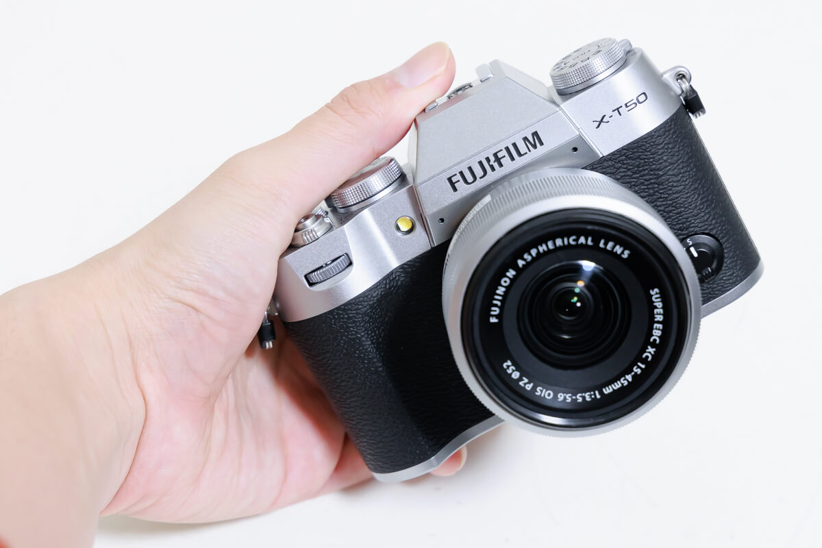 FUJIFILM X-T50 携帯性